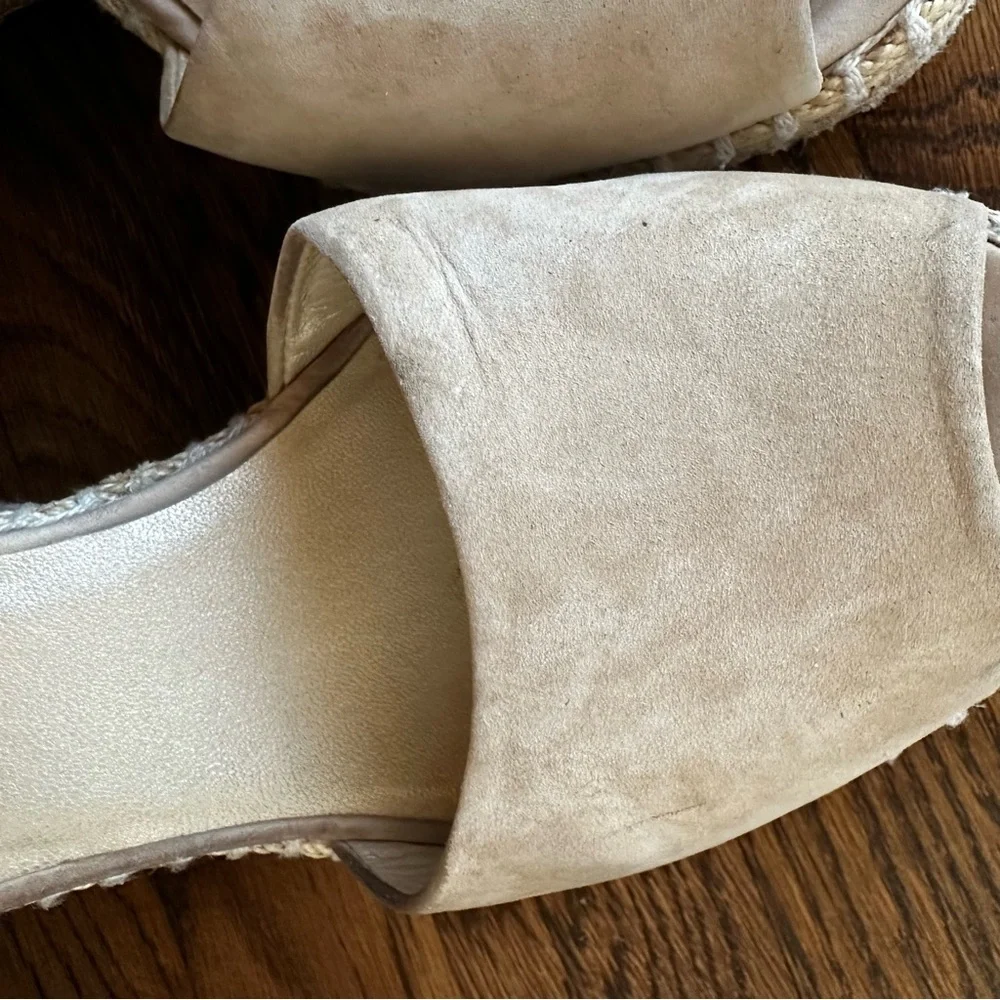 Stuart Weitzman elegant espadrille